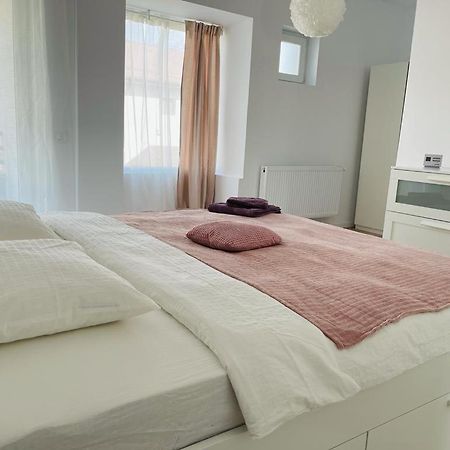 Galaxy Residence Villa Otopeni Extérieur photo