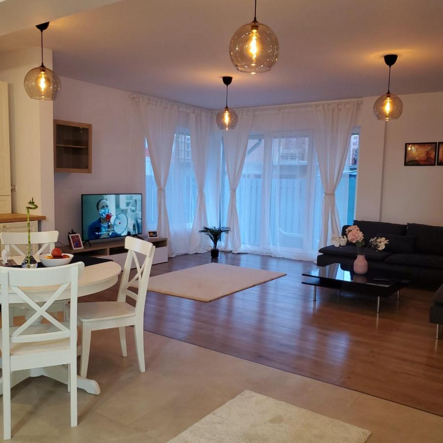Galaxy Residence Villa Otopeni Extérieur photo