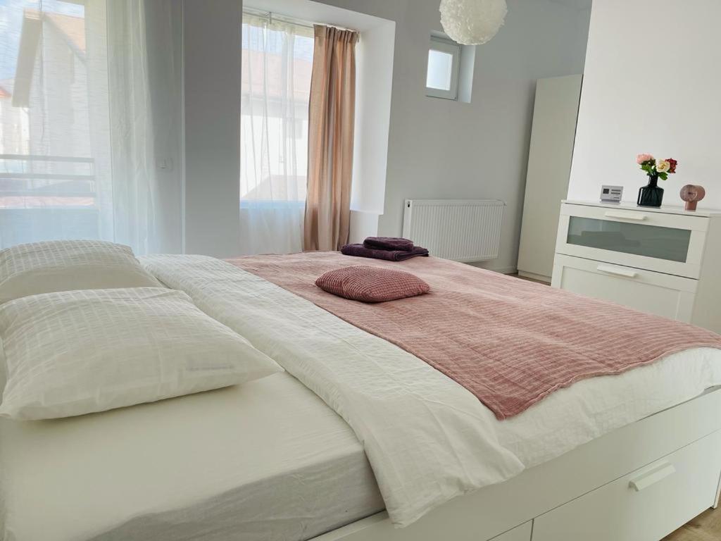 Galaxy Residence Villa Otopeni Extérieur photo